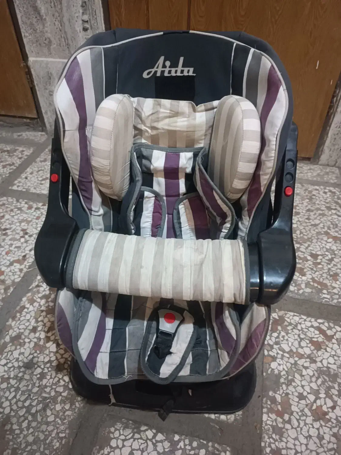 دو عدد صندلی ماشین کودک|تخت و صندلی بچه|مشهد, سجاد شهر|دیوار