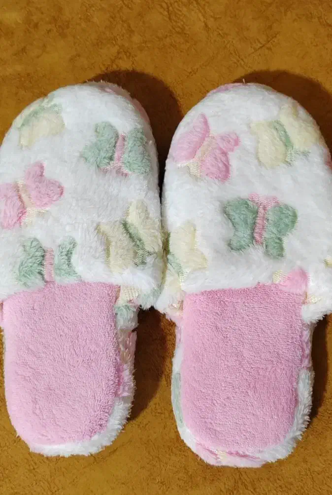 دمپایی حوله ایی گرم|کیف، کفش، کمربند|شاهین‌شهر, نظامی|دیوار