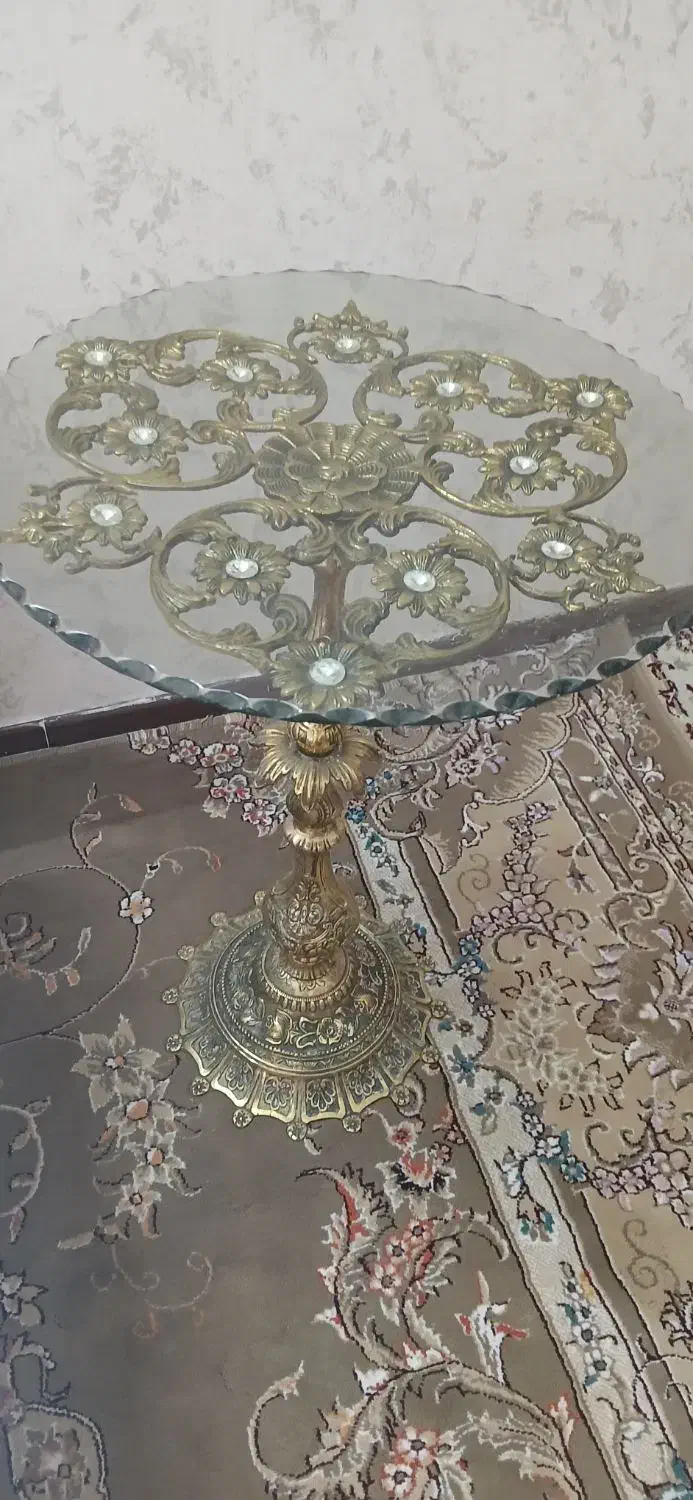 میز تلفن یا خاطره برنجی|میز تلفن|بروجرد, |دیوار