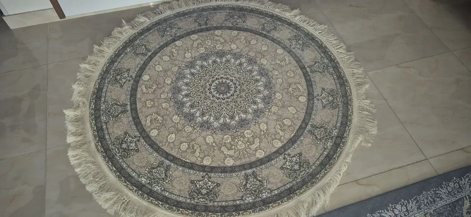 فرش گرد ۱ونیم کاملا نو|فرش|رشت, شالکو|دیوار