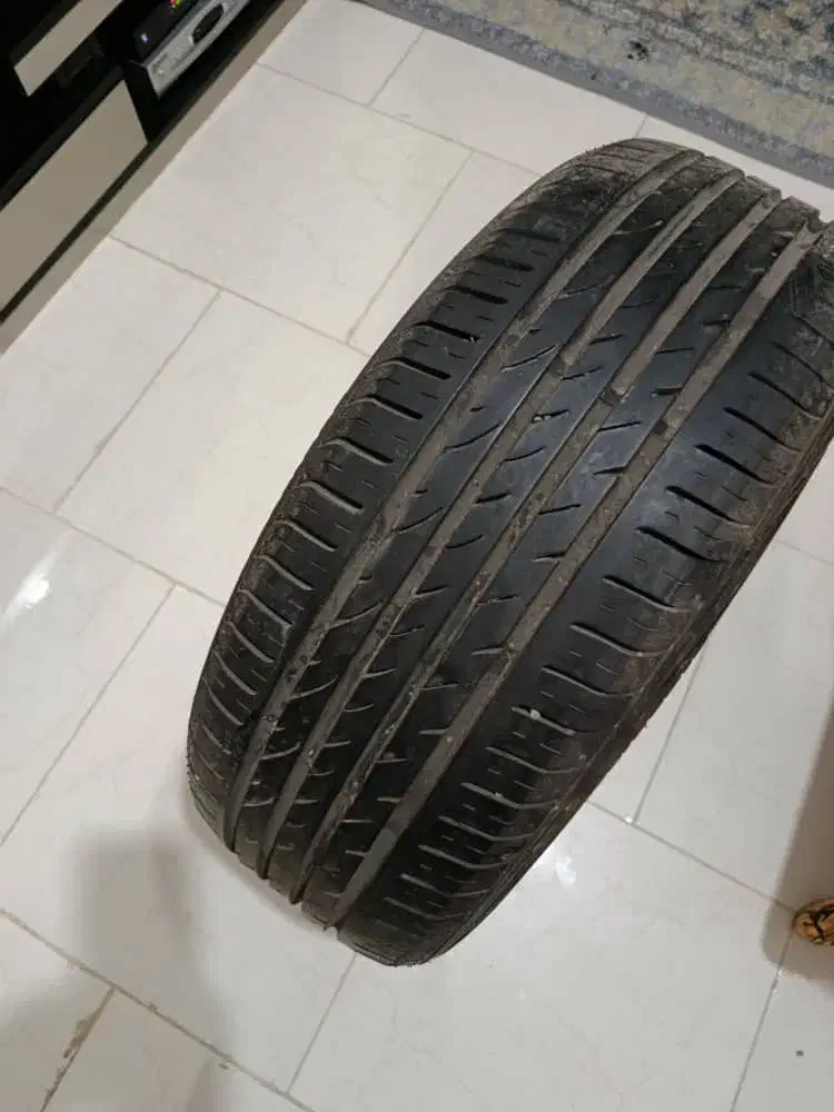 لاستیک در حد نو کره ای|قطعات یدکی و لوازم جانبی|قرچک, پارس سرام|دیوار