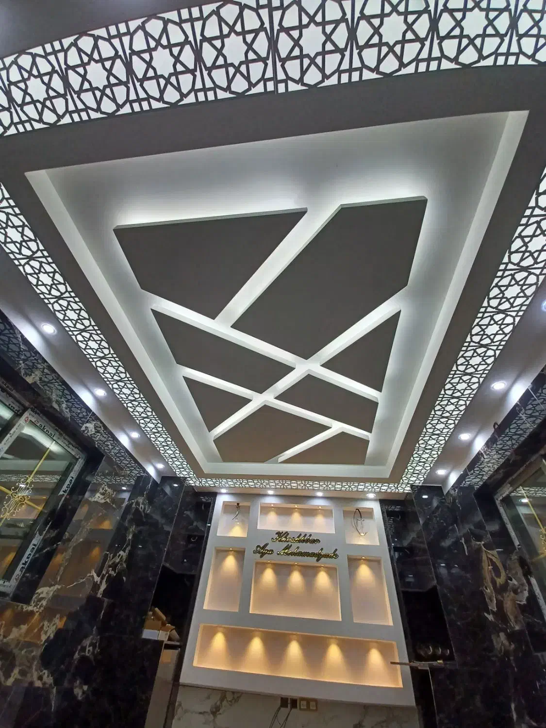 نیازمند همکار نیمه ماهر برای سقف کاذب کناف|استخدام صنعتی، فنی، مهندسی|آذرشهر, |دیوار