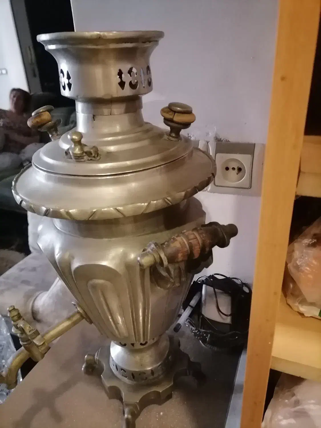 سماور زغالی عتیقه وچراغ سه فیتیله هلندی اصل|کلکسیون اشیاء عتیقه|تهران, خواجه نصیر طوسی|دیوار