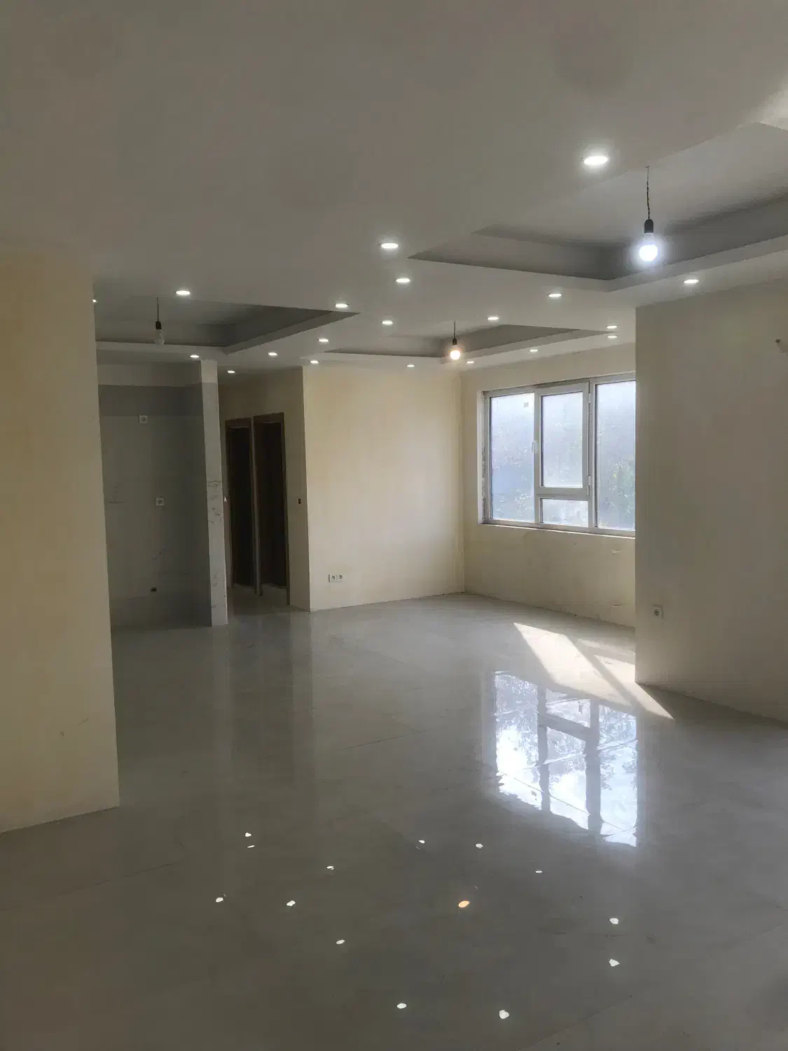 فروش واحد ۱۰۰ متری ۲ خواب سند تک برگ ۵ میلیارد|فروش آپارتمان|چالوس, |دیوار