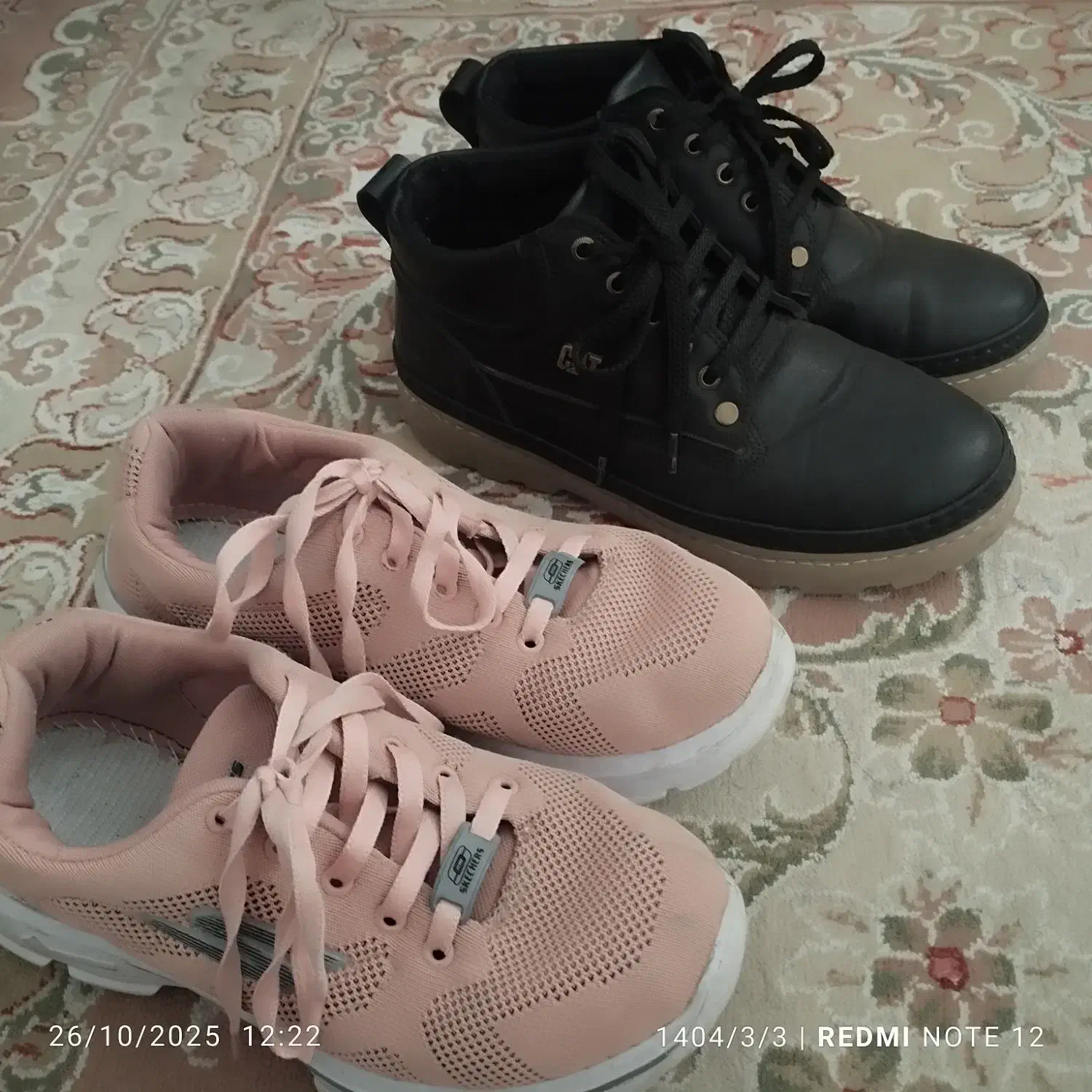 دوجفت کفش|کیف، کفش، کمربند|بیرجند, |دیوار