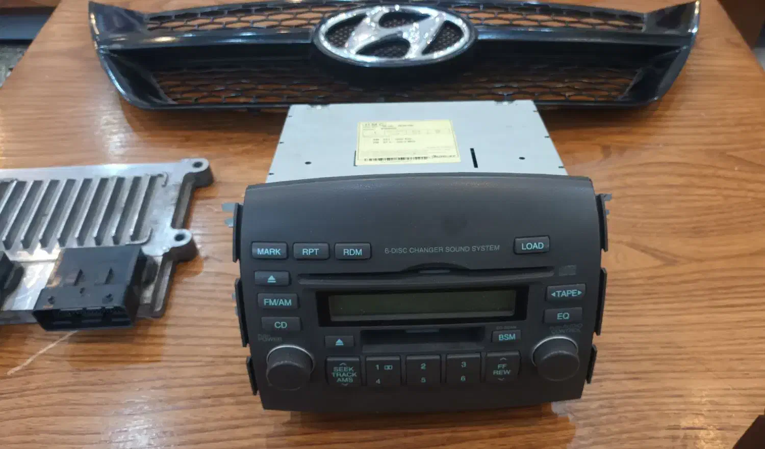 تعدادی لوازم سوناتا و آزرا|قطعات یدکی و لوازم جانبی|پردیس, فاز ۸|دیوار