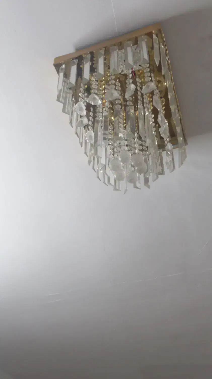 لوستر|لوستر و چراغ آویز|قم, باغ شریفی|دیوار