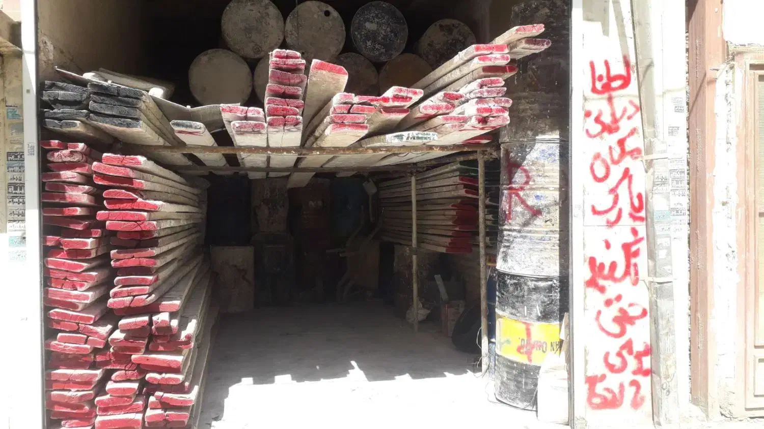 اجاره تخته بنایی وبشکه فرغون ودیگرلوازم...|خدمات پیشه و مهارت|مشهد, طلاب|دیوار