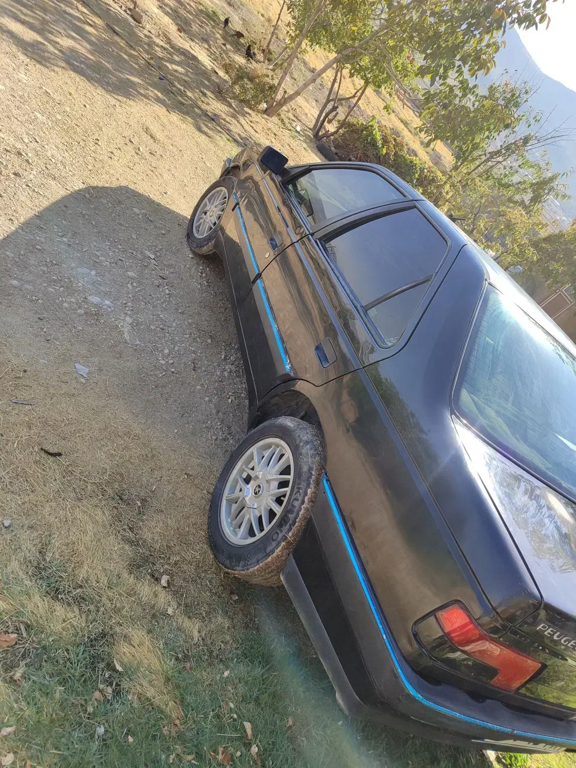 405مدل 83مشکی|خودرو سواری و وانت|کامفیروز, |دیوار