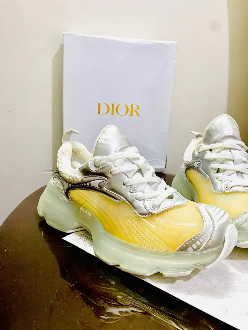 کتونی کریستین دیور Dior اورجینال  معاوضه|کیف، کفش، کمربند|تهران, شهرآرا|دیوار