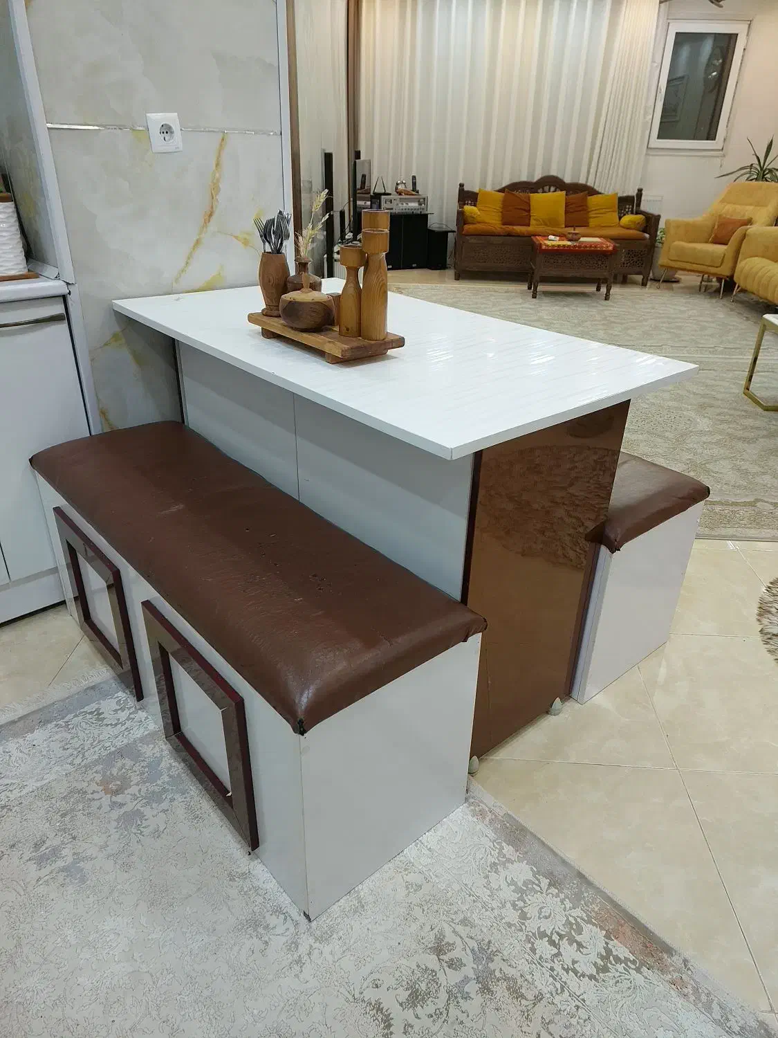 جزیره و نیمکت|صندلی و نیمکت|فولادشهر, C3|دیوار