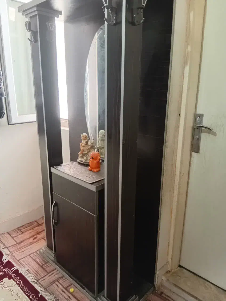 کمد و جاکفشی|جاکفشی، کمد، دراور|کوهسار (البرز), |دیوار