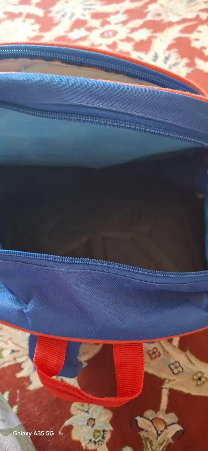 کیف مدرسه|کیف، کفش، کمربند|شیراز, دلجو|دیوار