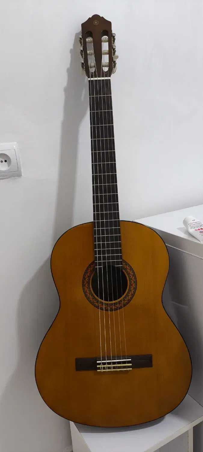 گیتار یاماها c40 اصل اندونزی.|گیتار، بیس، امپلیفایر|کرمانشاه, |دیوار