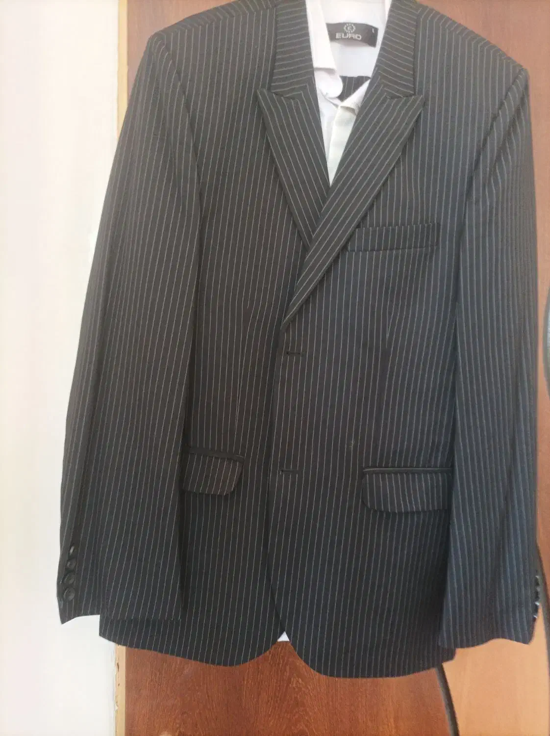 کت شلوار|لباس|اهر, |دیوار