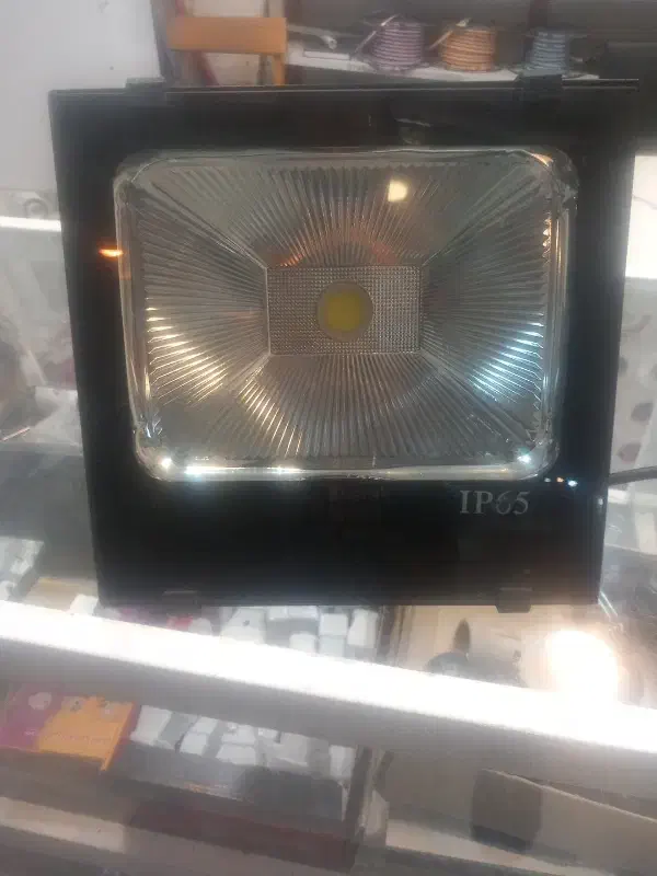 پرژکتور شارک ip65 در حد|تلویزیون و پروژکتور|اصفهان, گرکان|دیوار