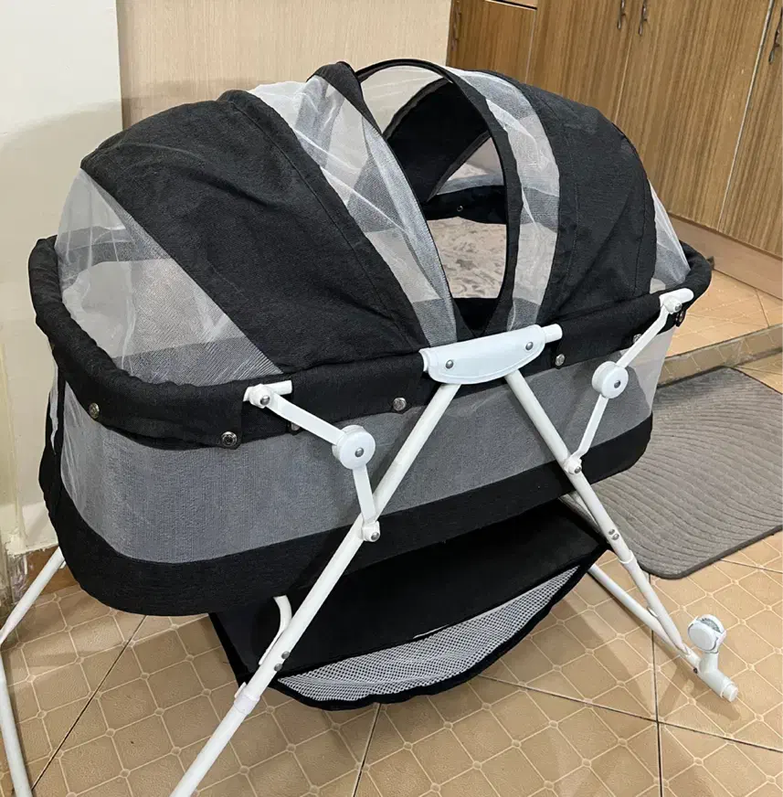 فروشی فوری|تخت و صندلی بچه|ری, فیروزآبادی|دیوار