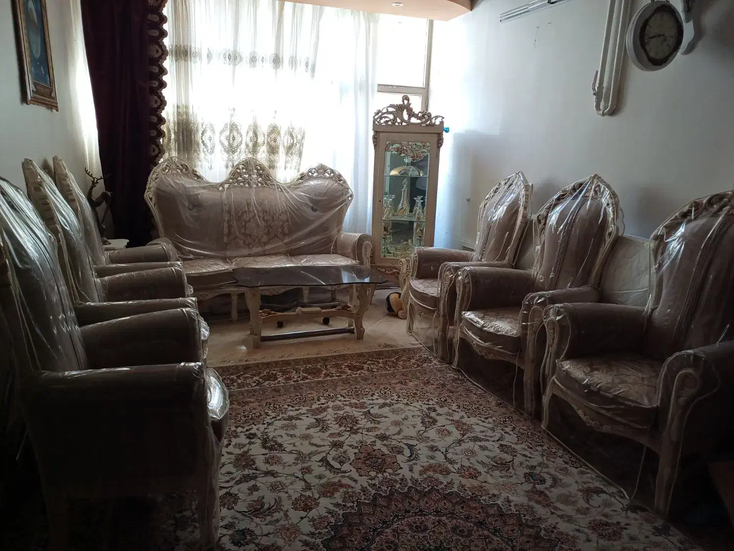 2دست مبلمان+ست ناهارخوری+میزهاشون+تخت سنتی|مبلمان خانگی و میز عسلی|اصفهان, جاوان|دیوار