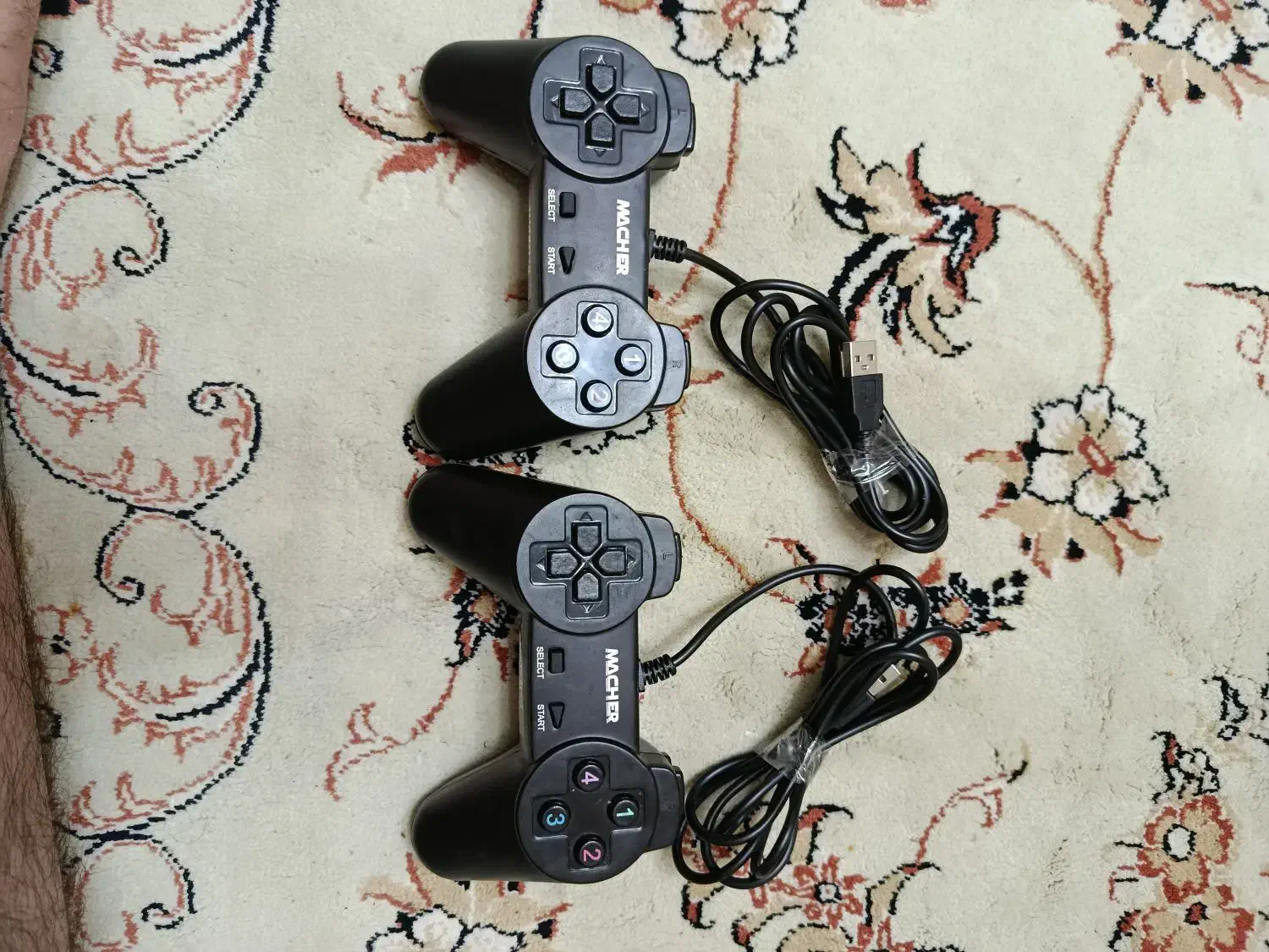 تعدادی لوازم کامپیوتر|قطعات و لوازم جانبی رایانه|بومهن, |دیوار