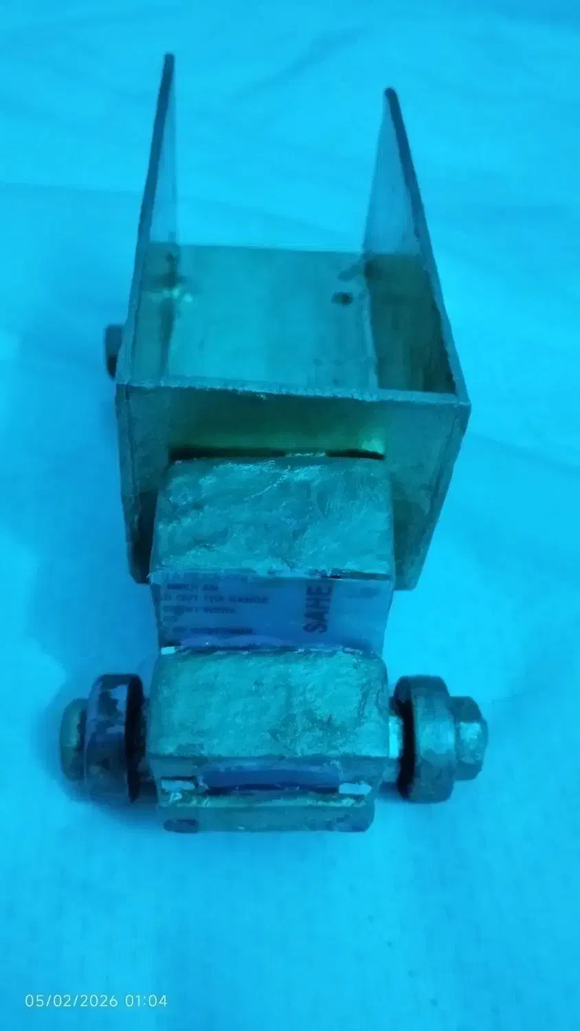 ماشین دستساز|مجسمه، تندیس، ماکت|میانه, |دیوار