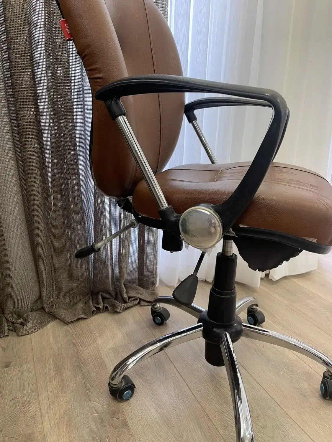 صندلی اداری|مبلمان اداری|حمیدیا, |دیوار