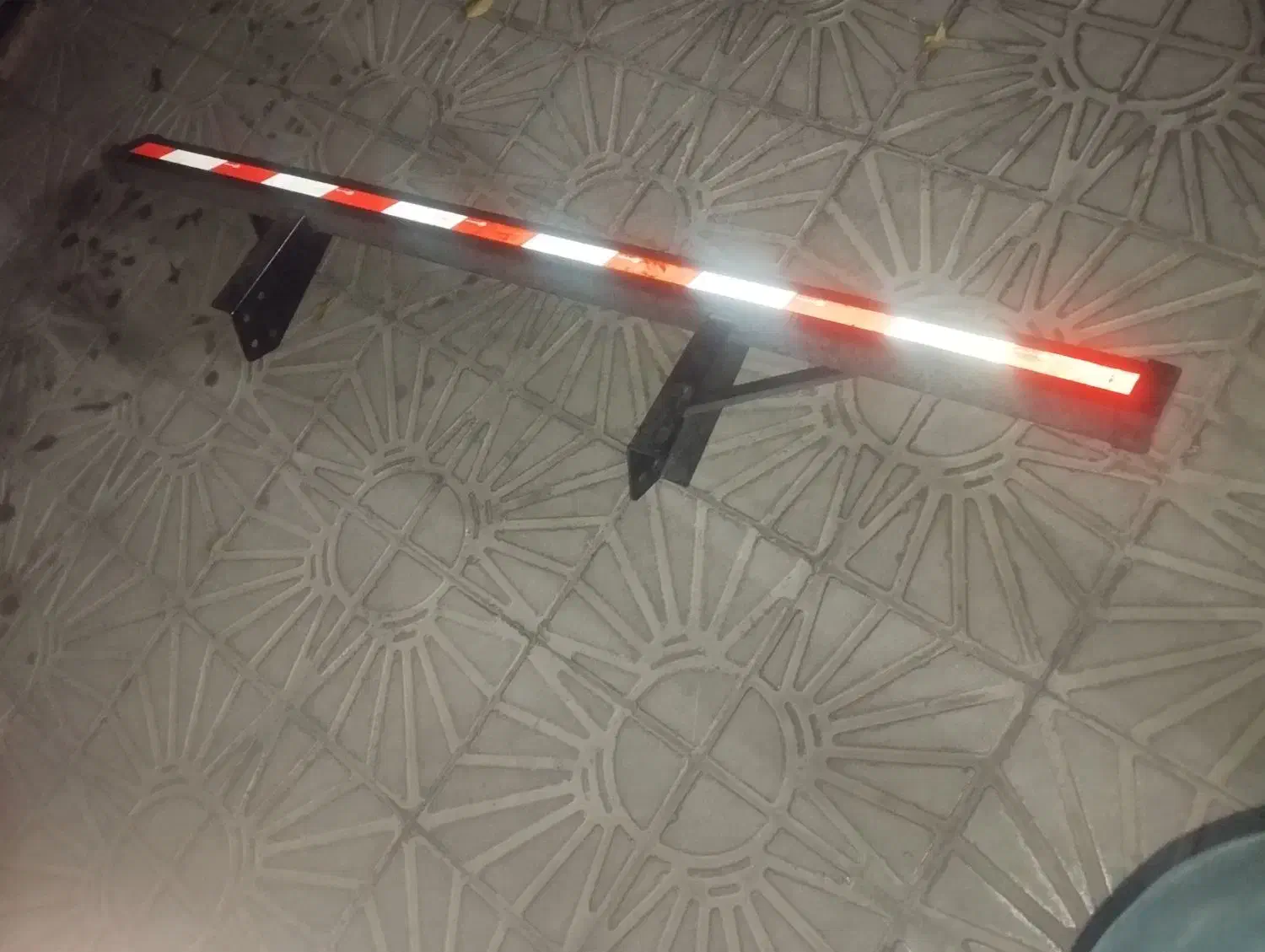 گارد عقب فوتون شبرنگ دار و فلاپ بغل  آلمینیوم|قطعات یدکی و لوازم جانبی|مرودشت, ولایت|دیوار