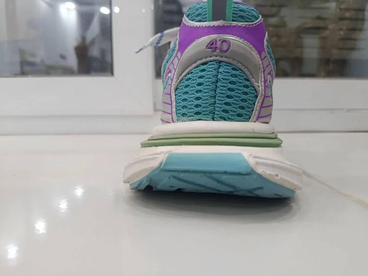 کفش بالنسیاگا|کیف، کفش، کمربند|اصفهان, سرشبادران|دیوار