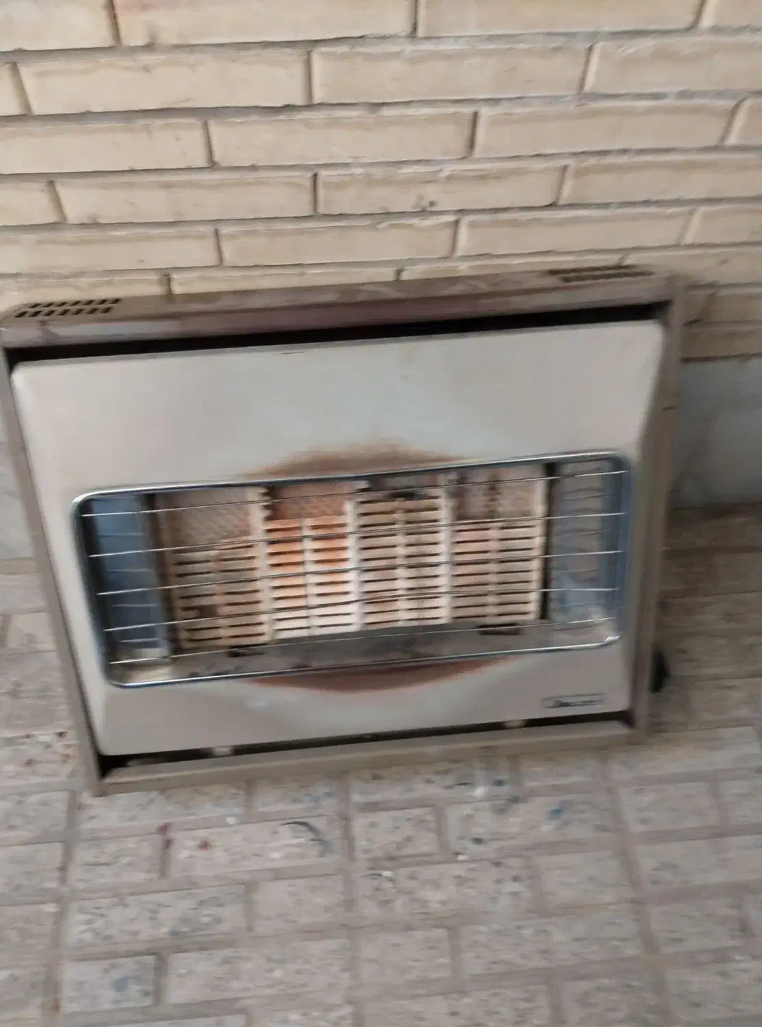 بخاری گازی دیواری انیورسال|بخاری، هیتر، شومینه|فولادشهر, فولادشهر|دیوار