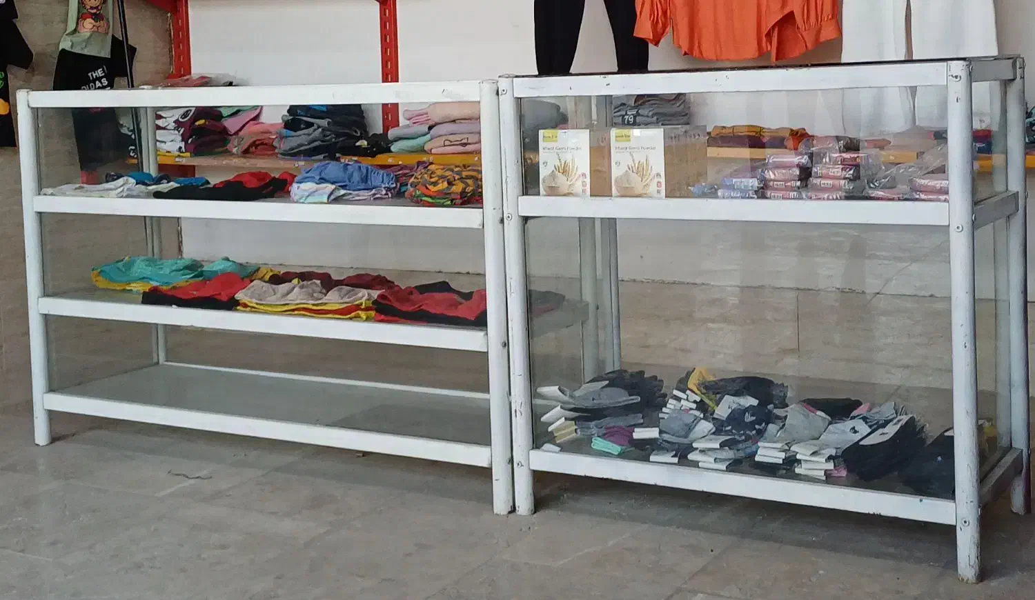 فروش فوری میز ویترینی|فروشگاه و مغازه|ماهدشت, |دیوار