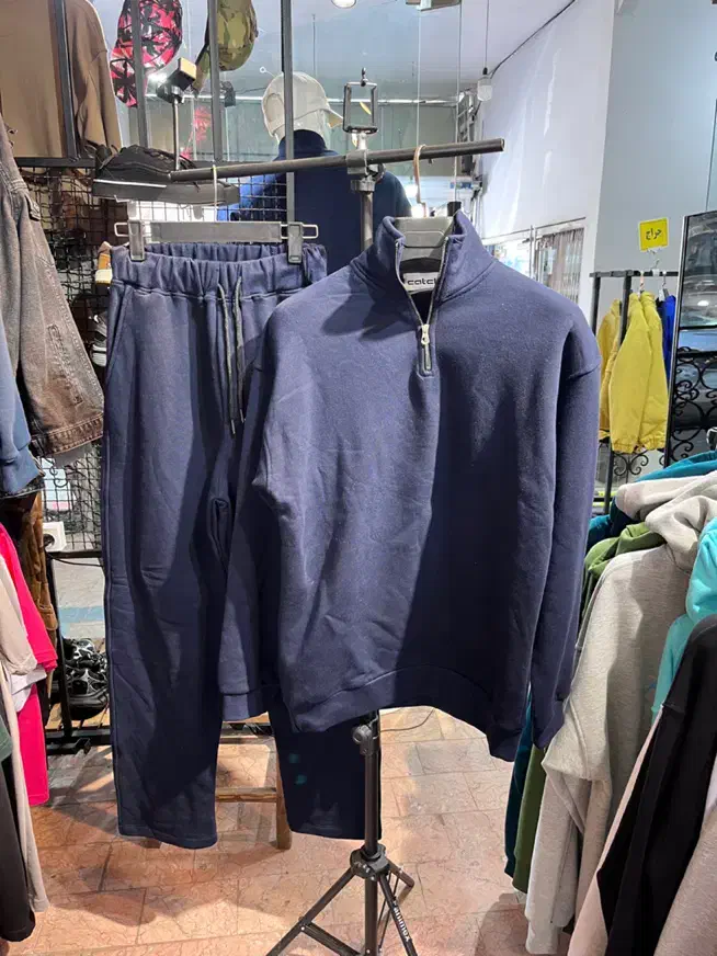 ست نیم زیپ|لباس|چالوس, |دیوار