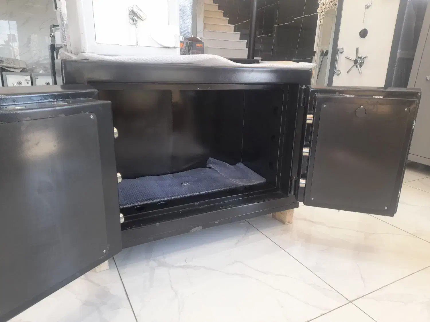 گاو صندوق زیر ویترینی کاوه سدید ایران کاوه|فروشگاه و مغازه|تبریز, |دیوار