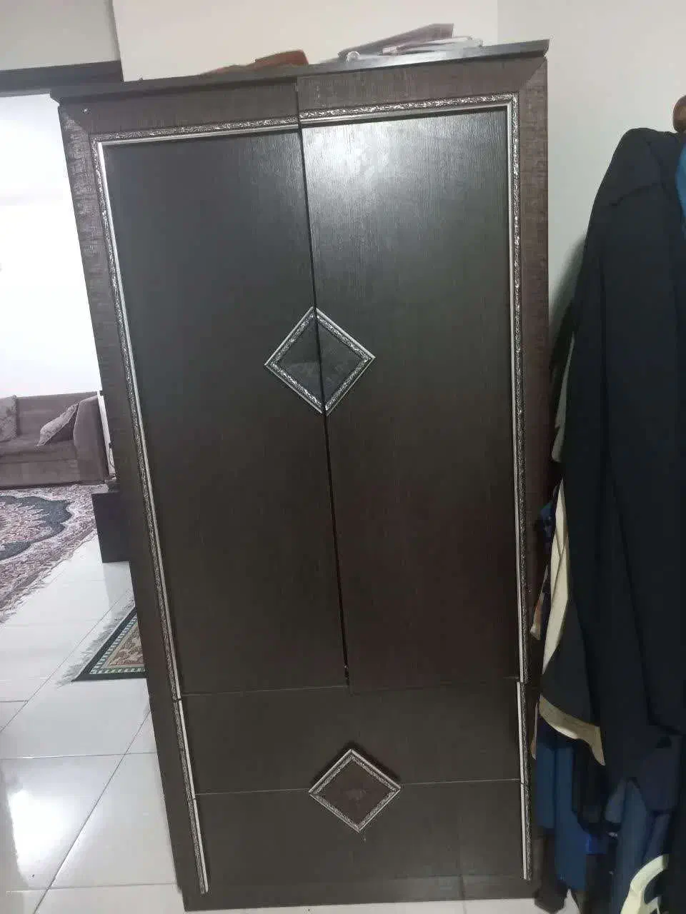 سرویس خواب|تخت و سرویس خواب|شیراز, فرهنگ شهر|دیوار