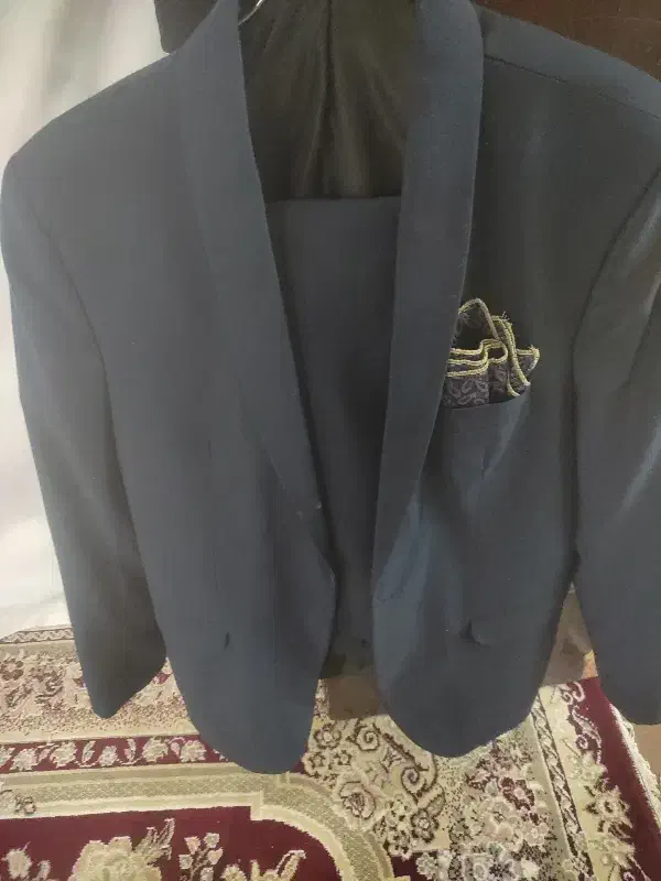 کت شلوار|لباس|ماکو, |دیوار