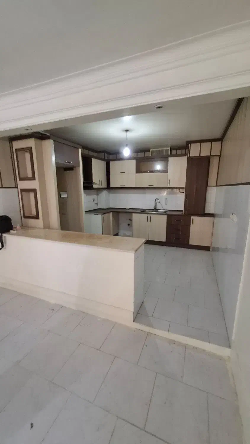 واحد ۸۰ متری طبقه اول حاشیه وحید ۱۷|فروش آپارتمان|مشهد, وحید|دیوار