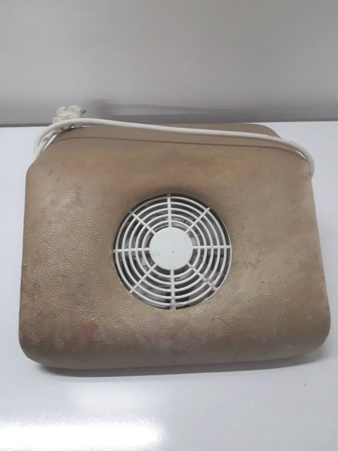 دستگاه مکنده و دستگاه یووی|آرایشی، بهداشتی، درمانی|رشت, رودباری|دیوار