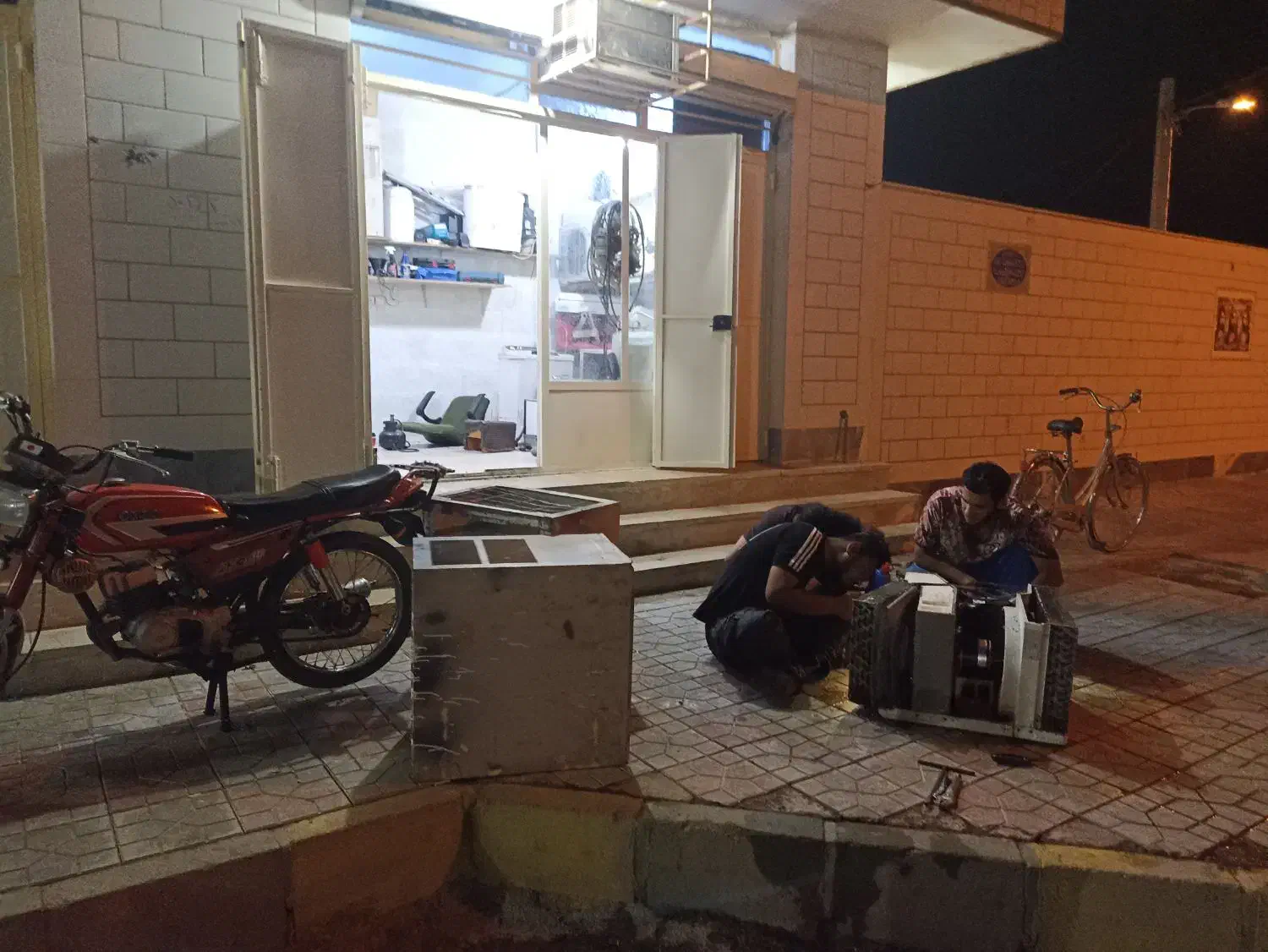 رهن مغازه ۱۵متری در چمران|اجارهٔ مغازه و غرفه|چمران, |دیوار