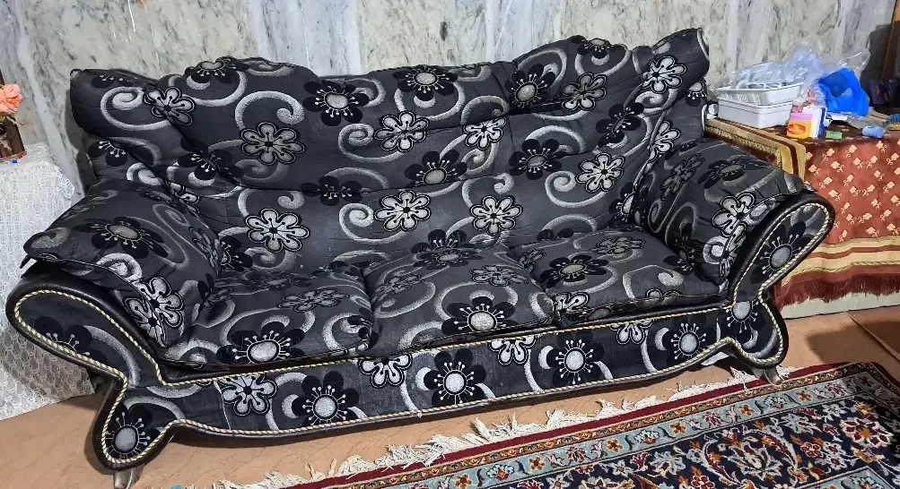 مبل ۷ نفره|مبلمان خانگی و میز عسلی|قم, وادی السلام|دیوار