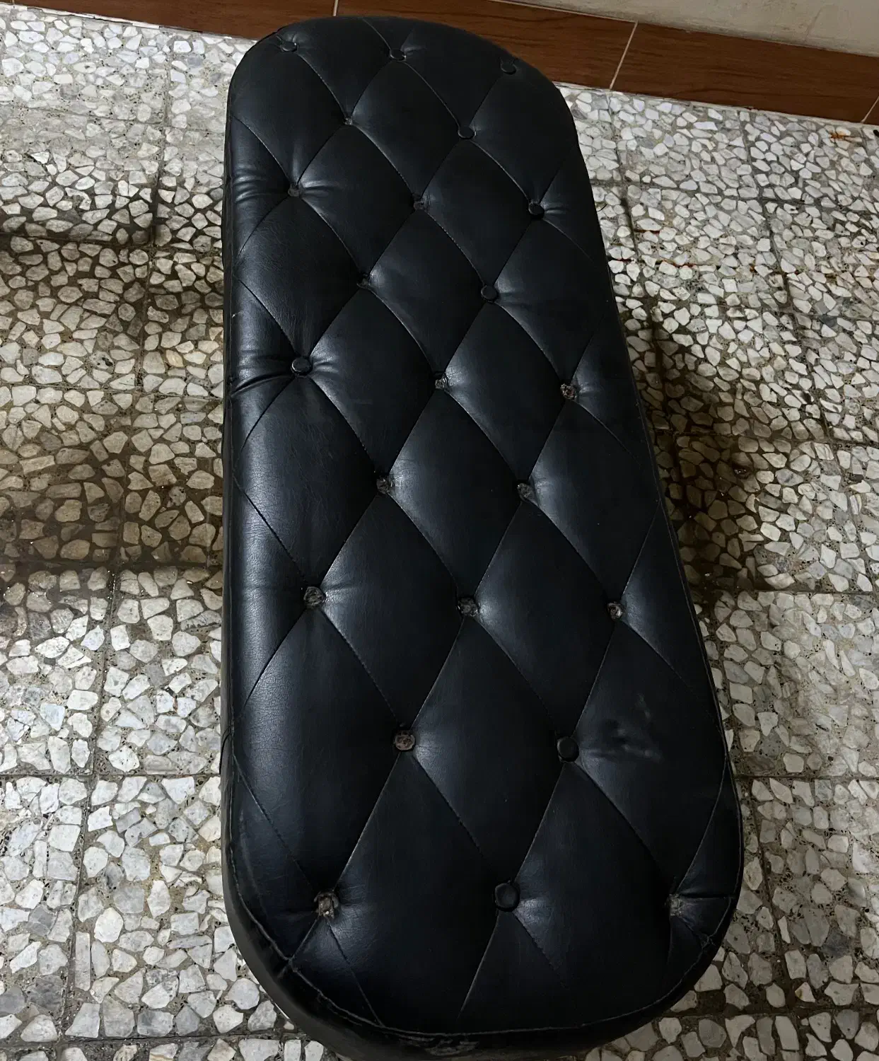 صندلی و مبل آرایشگاه|آرایشگاه و سالنهای زیبایی|رشت, رشتیان|دیوار