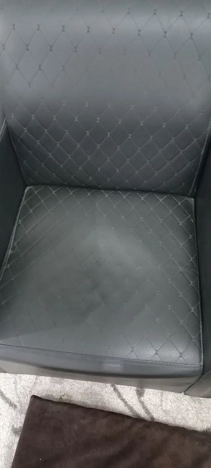 مبل چرم اداری تمیز ۴نفره بدلیل جابجایی|مبلمان اداری|اهواز, شهرک برق|دیوار