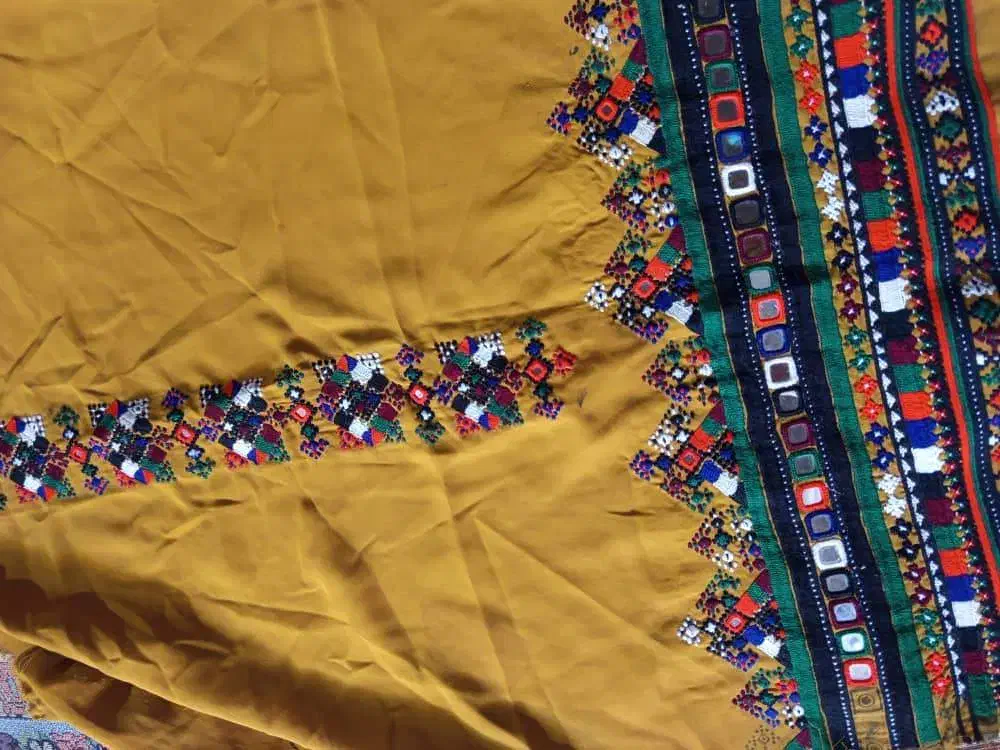 فروش فوری لباس دستدوز|لباس|ایرانشهر, |دیوار