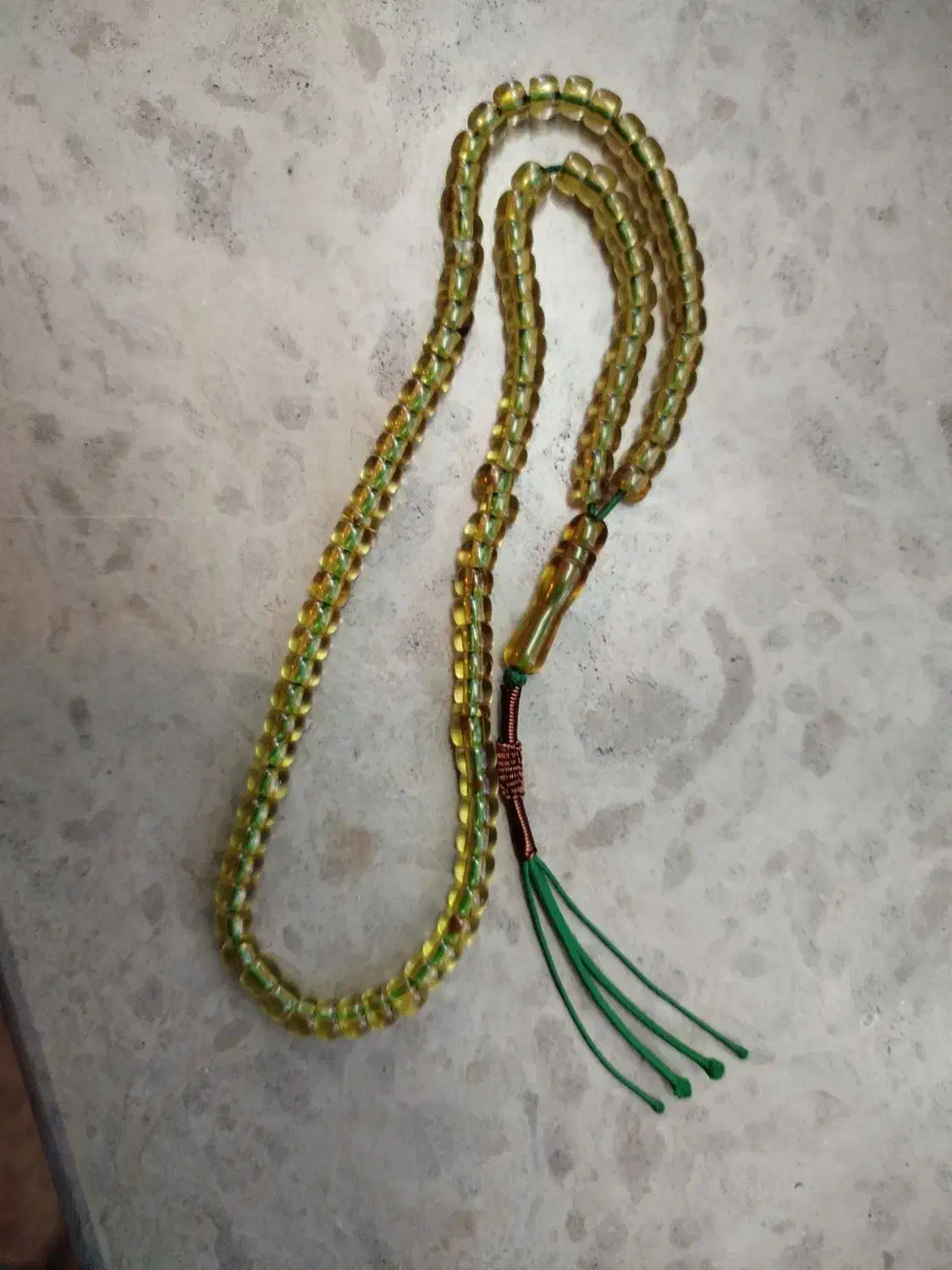 تسبیح سندلوس قدیمی آلمانی بودار بشرط اصل و کهنه|کلکسیون اشیاء عتیقه|اهر, |دیوار