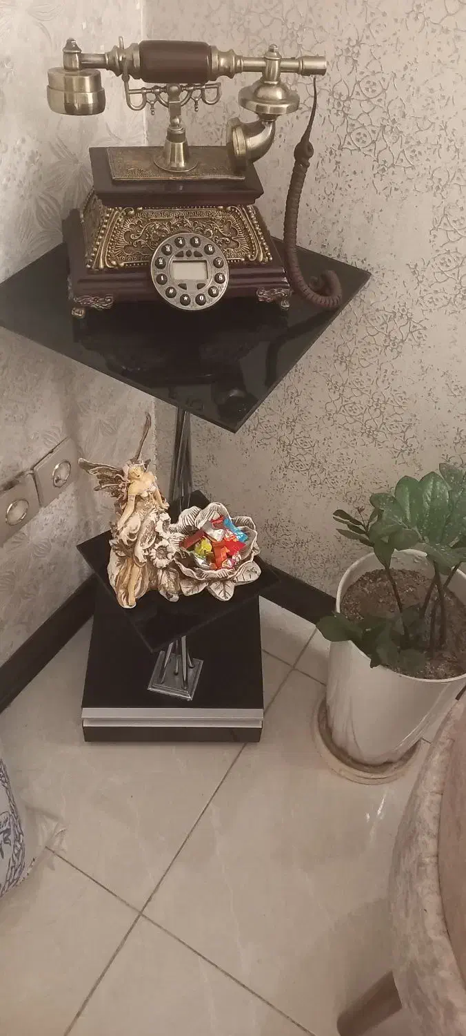 میز شیشه ای تلفن مشکی دوطبقه ویک کشو چوبی|میز تلفن|تهران, کن|دیوار