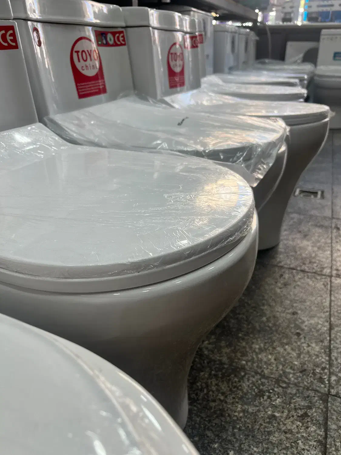 توالت فرنگی سایز استاندارد|لوازم سرویس بهداشتی|تبریز, |دیوار