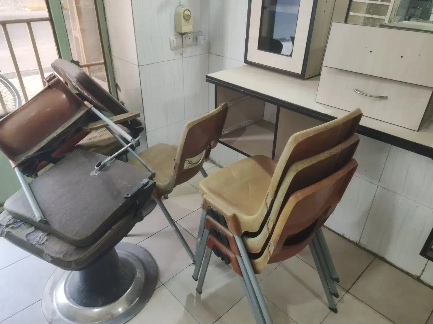 فروش دکور ارایشگاه مردانه|آرایشگاه و سالنهای زیبایی|بیکاه, |دیوار