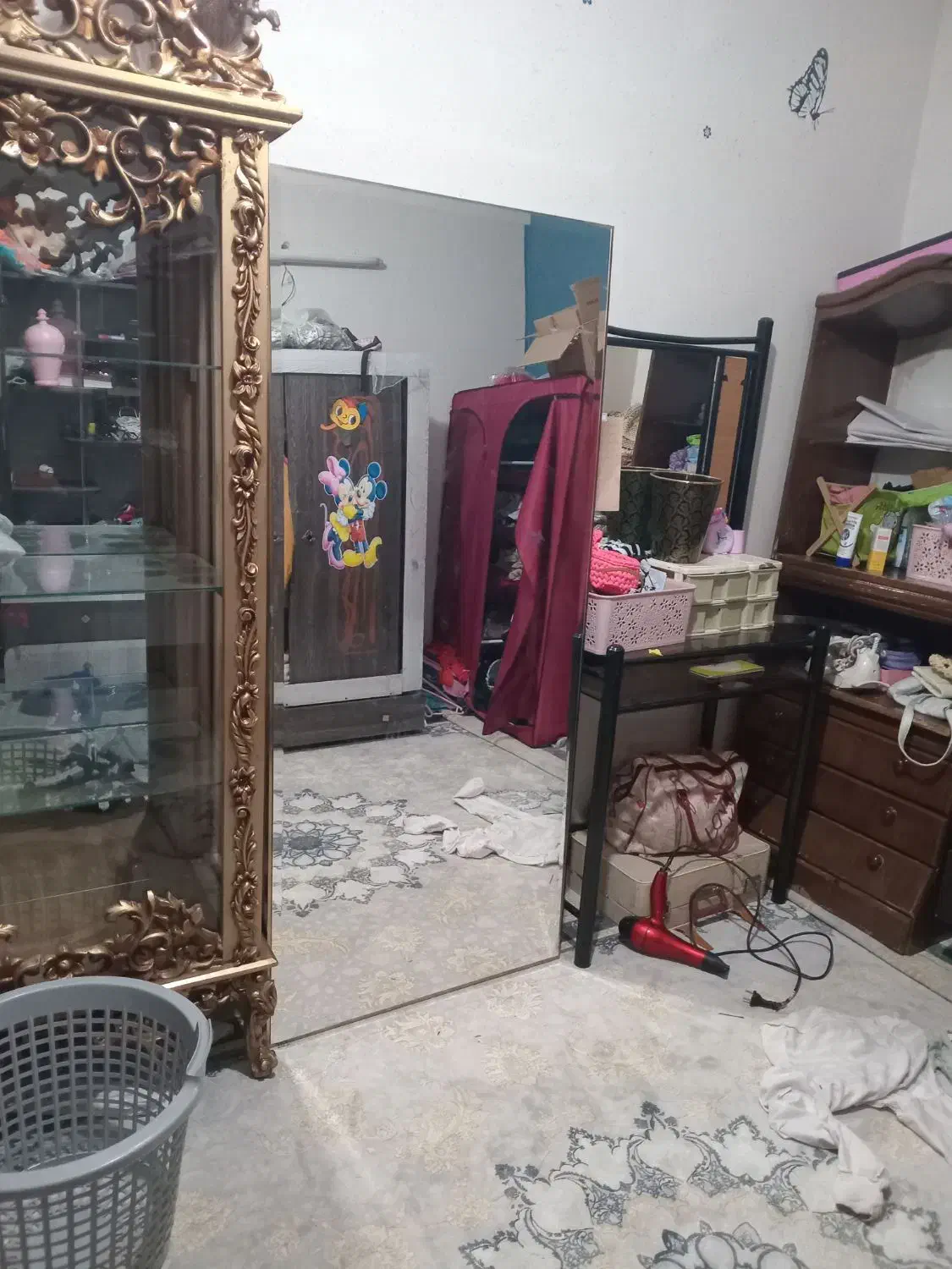 آینه قدی|آینه|شاهین‌شهر, خانه کارگر|دیوار