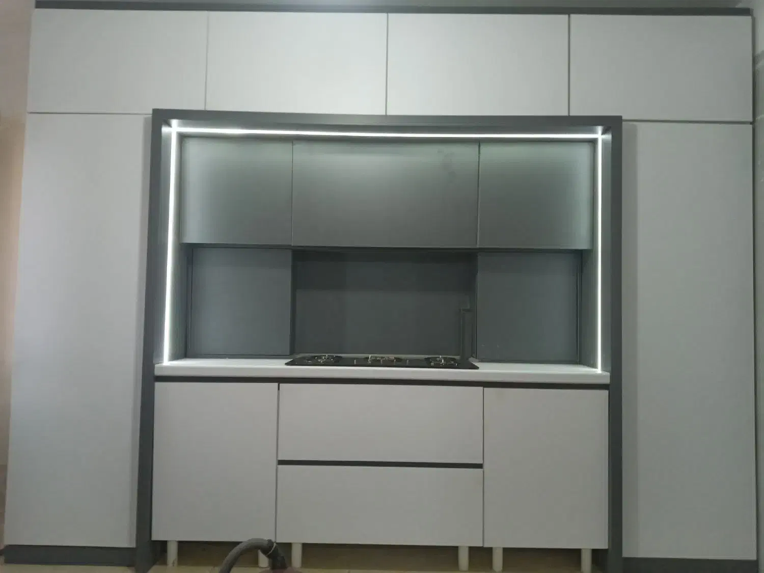 ساخت و تعمیر و نصب انواع کابینت و کمد|خدمات پیشه و مهارت|خرم‌آباد, |دیوار