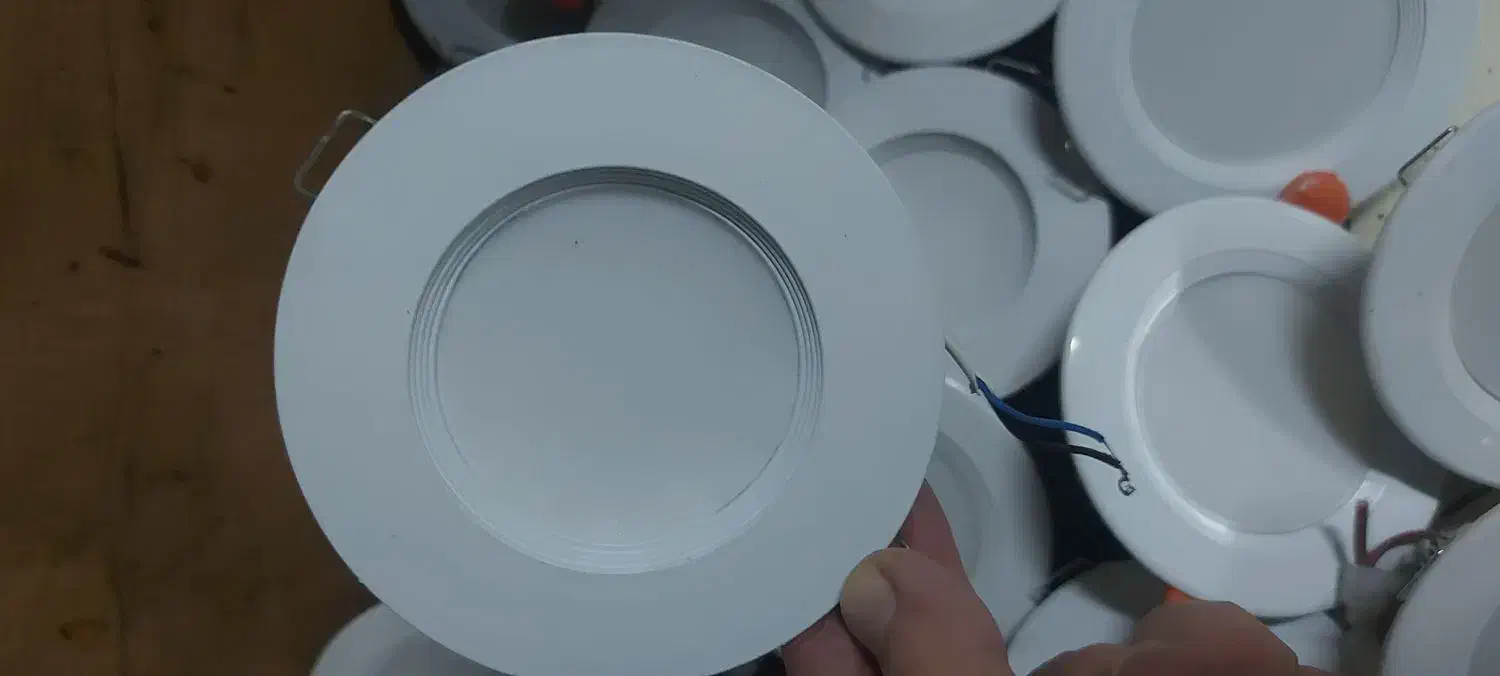 ۲۵ عدد لامپ هالوژن در قاب|لامپ و چراغ|تهران, منیریه|دیوار