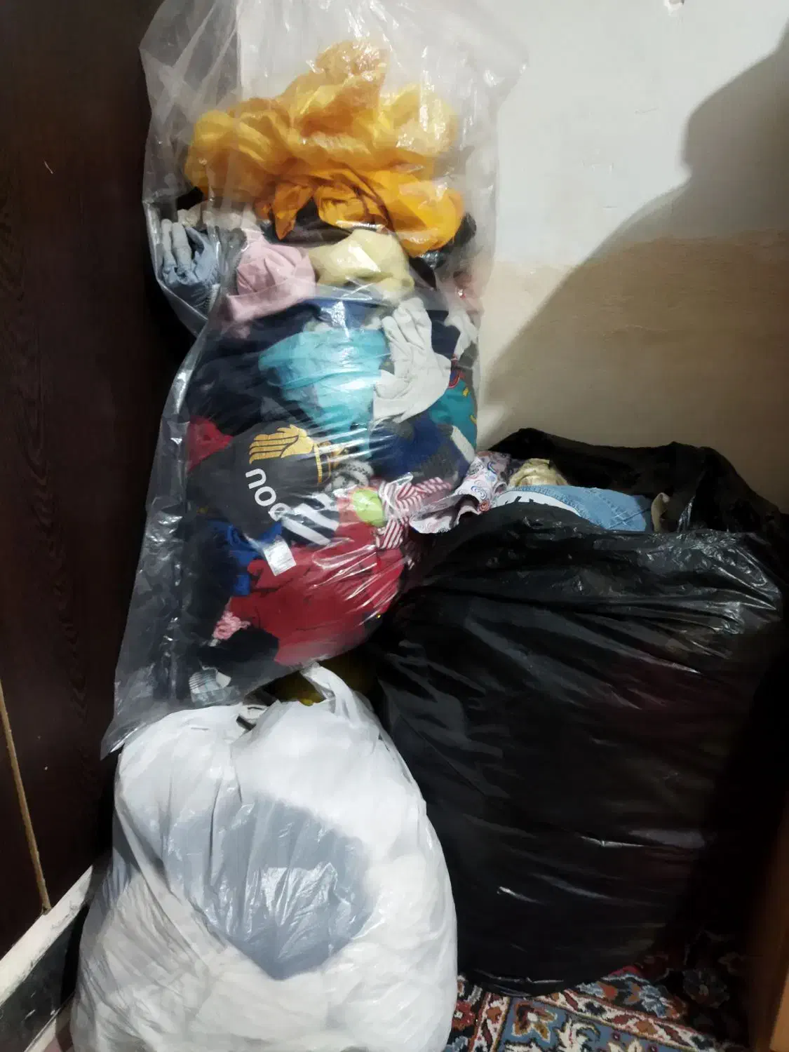 بیش از ۱۵۰ تکه لباس کودک|کفش و لباس بچه|شیراز, شهرک سعدی|دیوار