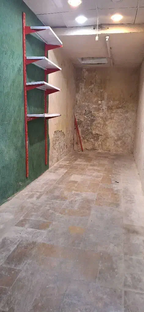 اجاره یک باب مغازه واقع در بازار حاجی|اجارهٔ مغازه و غرفه|شیراز, شاهچراغ|دیوار