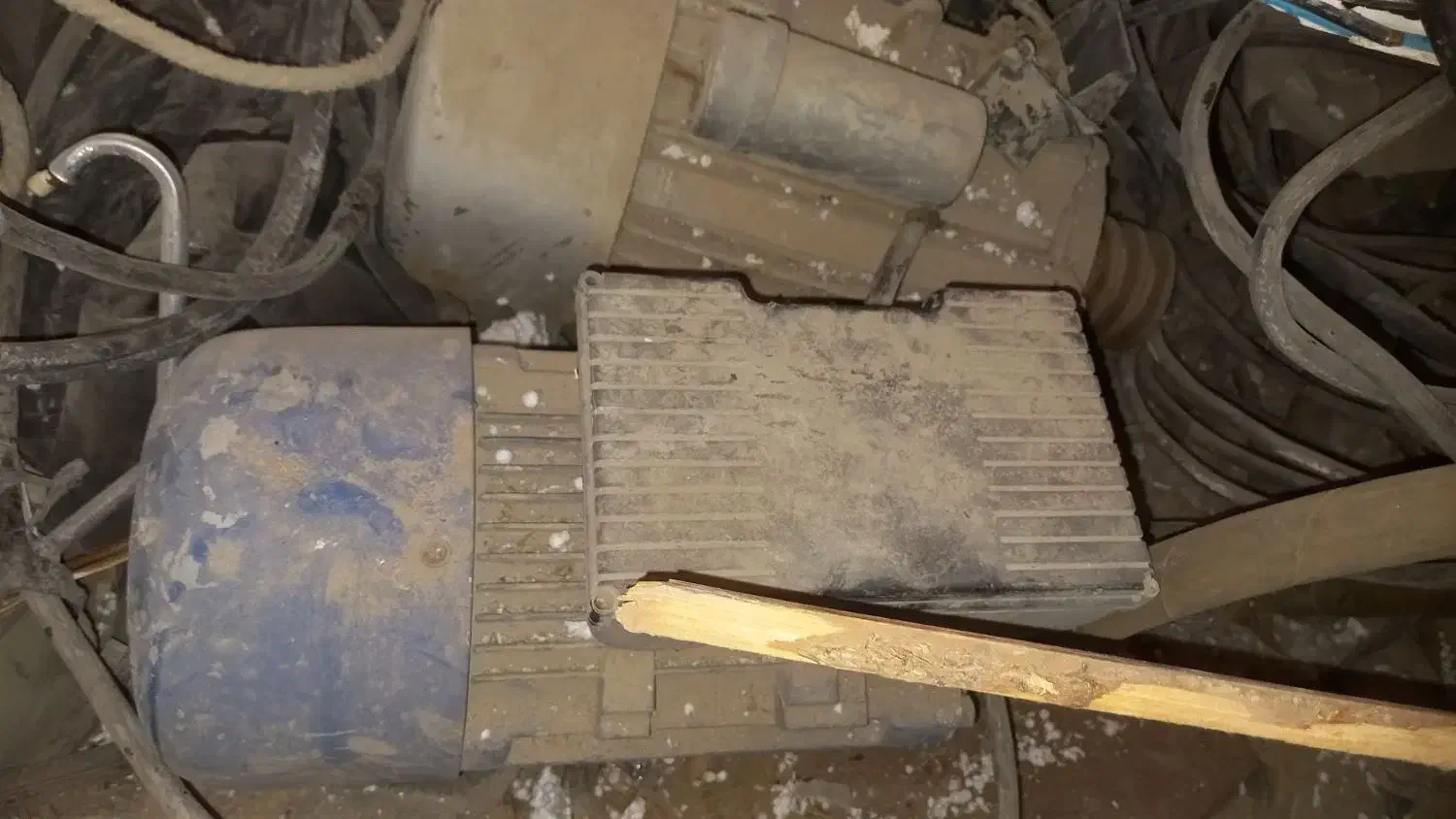 بلوک زنی تک فاز چهار بلوک|ماشینآلات صنعتی|امیدیه, |دیوار